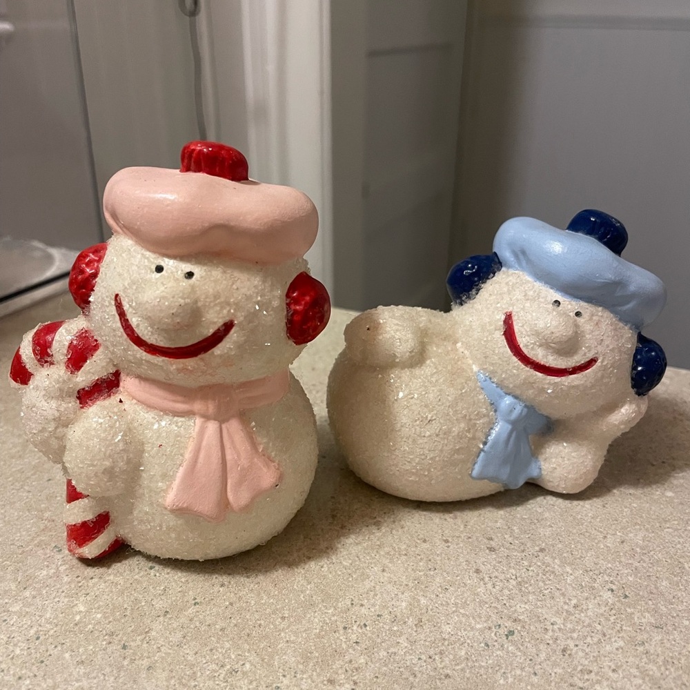 Vintage Set Of Ceramic Snowmen Homemade Signed On Bottom D.H Glittered Textured